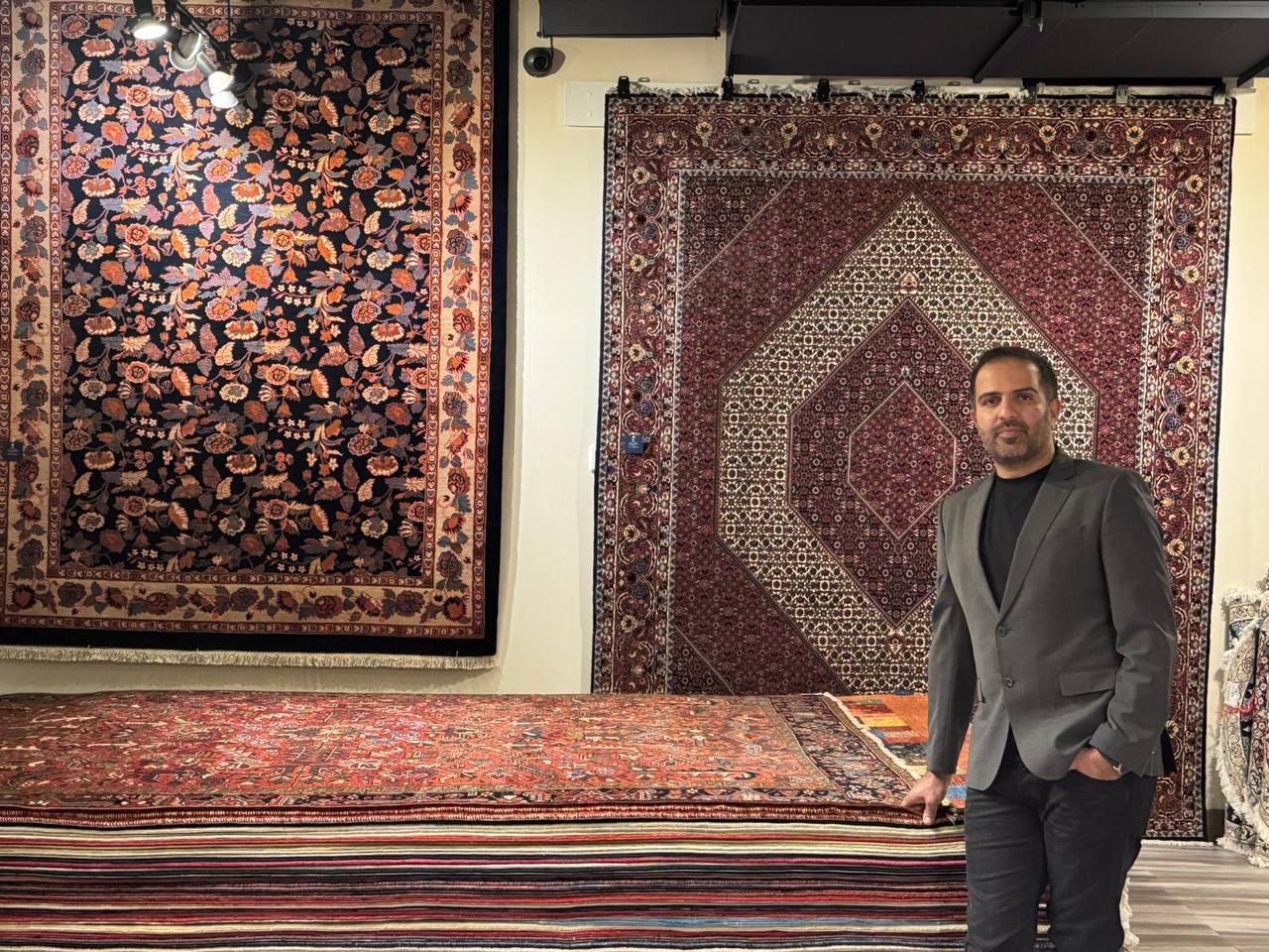 Portrait of founder Mohsen Sasanpour